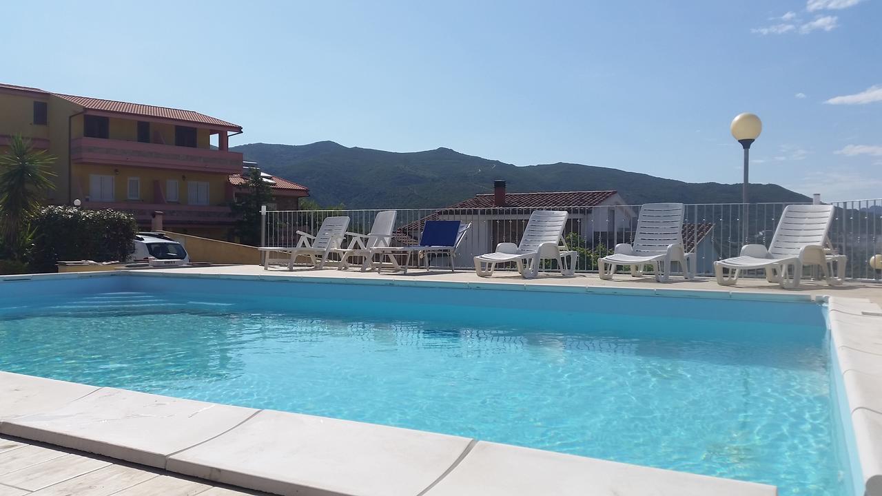 Casa Vacanze "La Caldosa" Badesi Zewnętrze zdjęcie